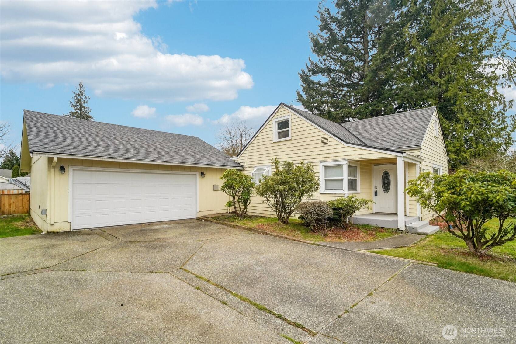 Everett, WA 98208,2406 100th ST SE