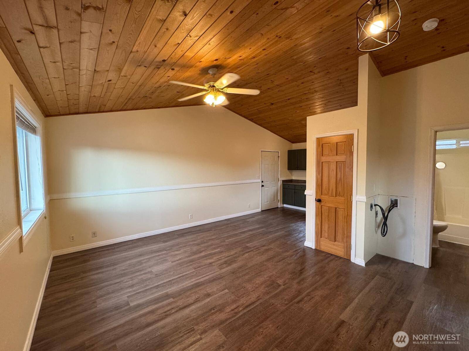 Oak Harbor, WA 98277,475 SE Barrington DR #D