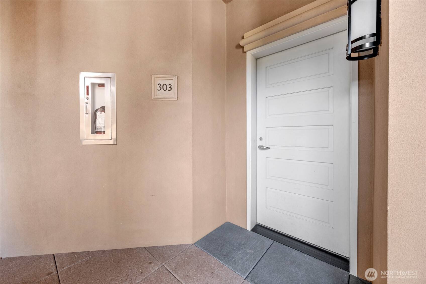 Seattle, WA 98105,5000 30th AVE NE #303