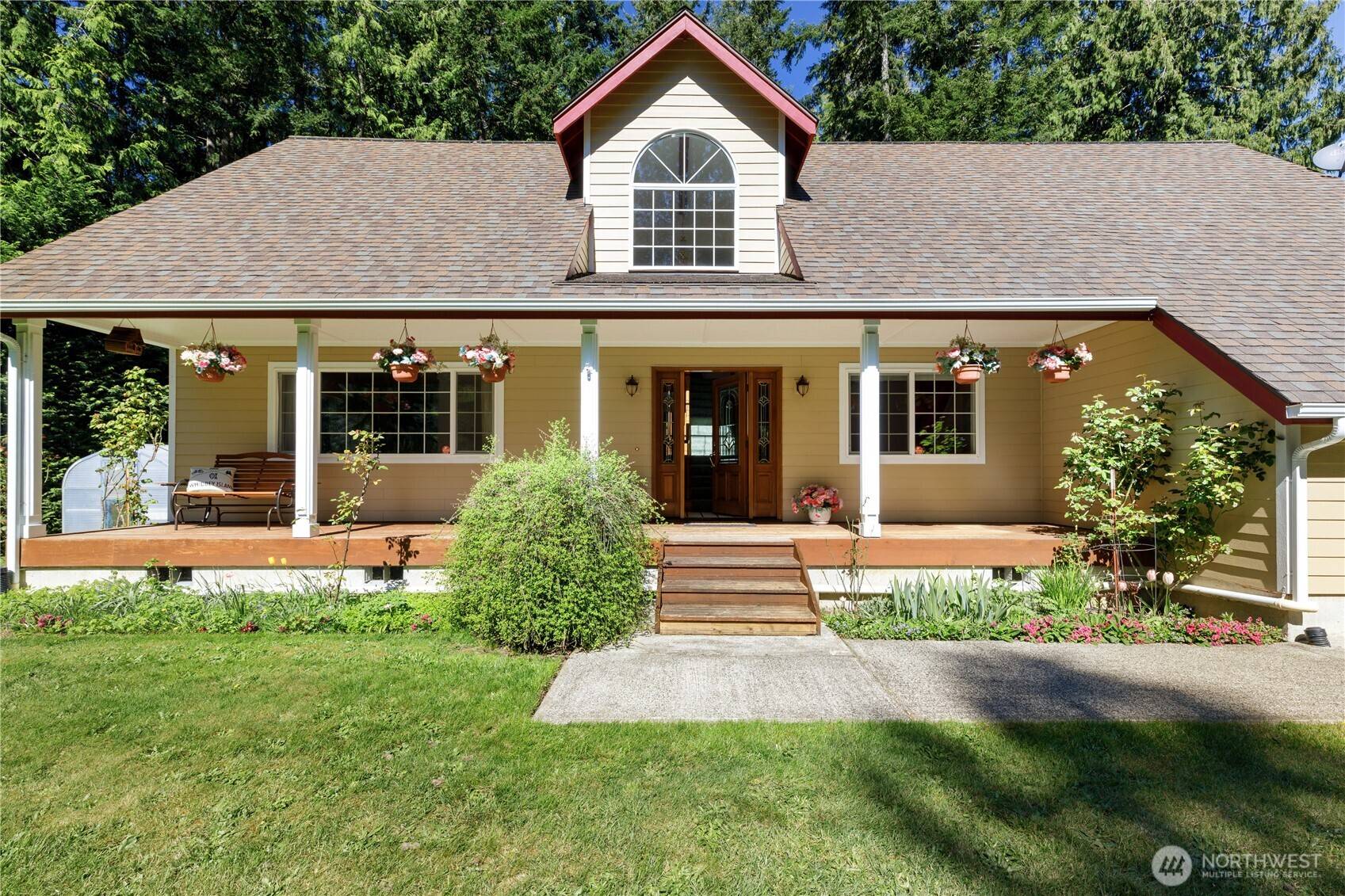 Clinton, WA 98236,4271 Nuthatch WAY
