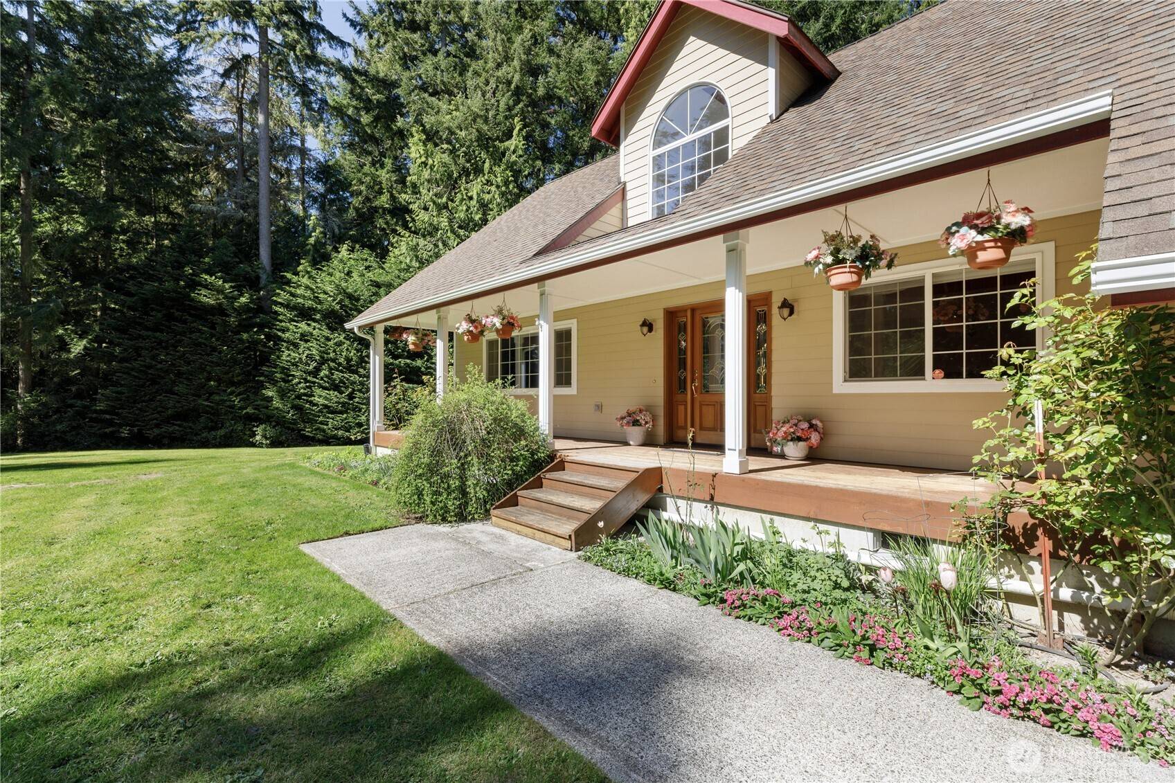 Clinton, WA 98236,4271 Nuthatch WAY