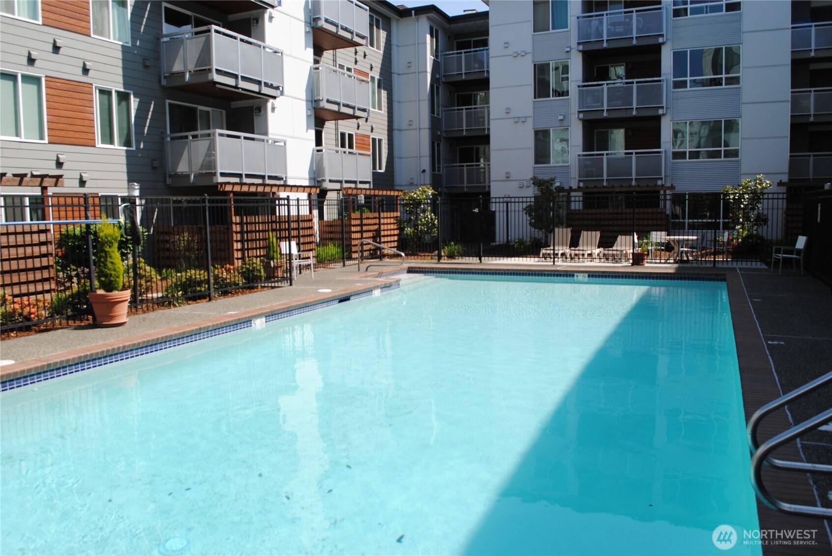 Seattle, WA 98125,10501 8th AVE NE #406