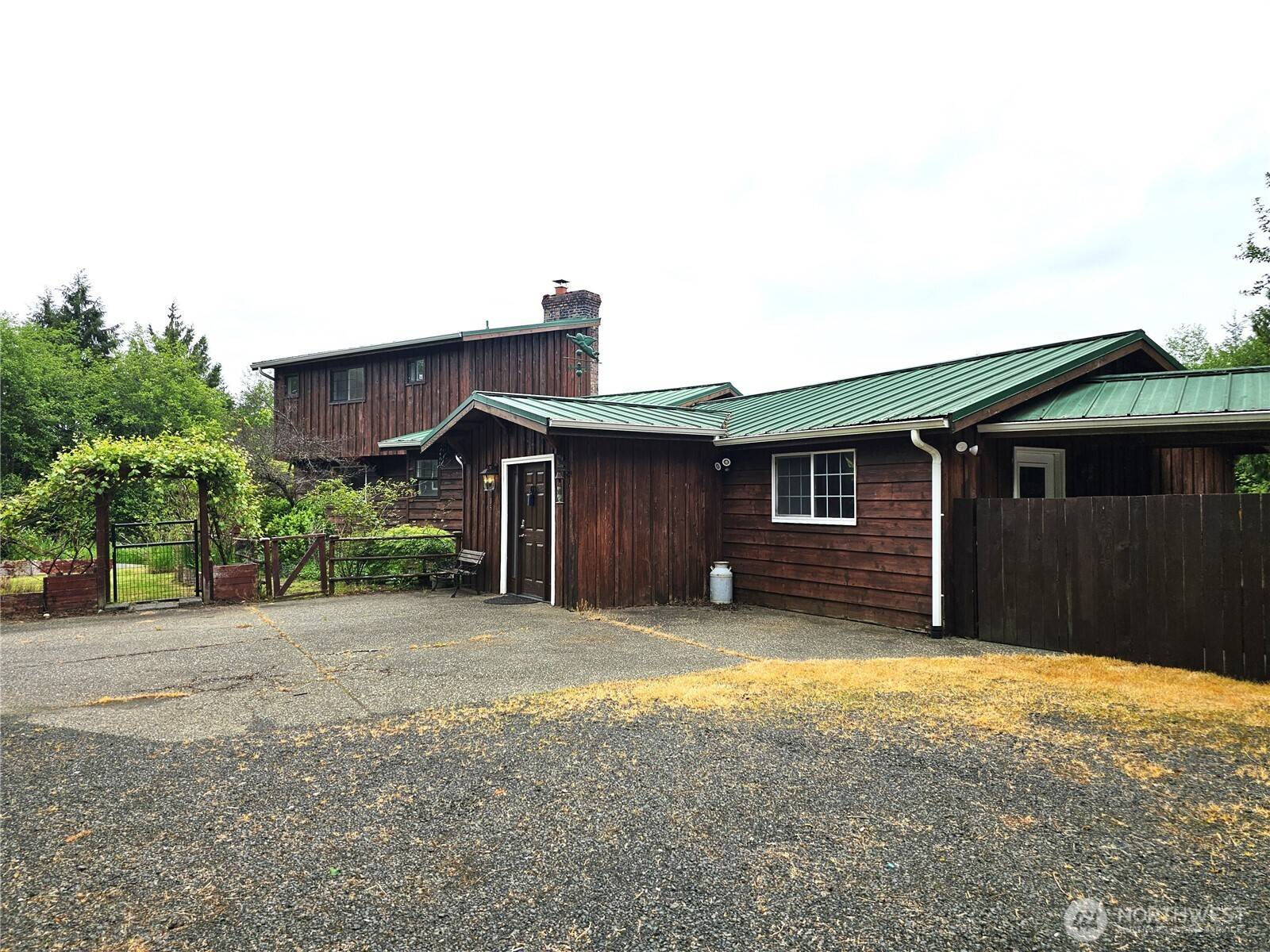 Elma, WA 98541,105 Strawberry Hill RD