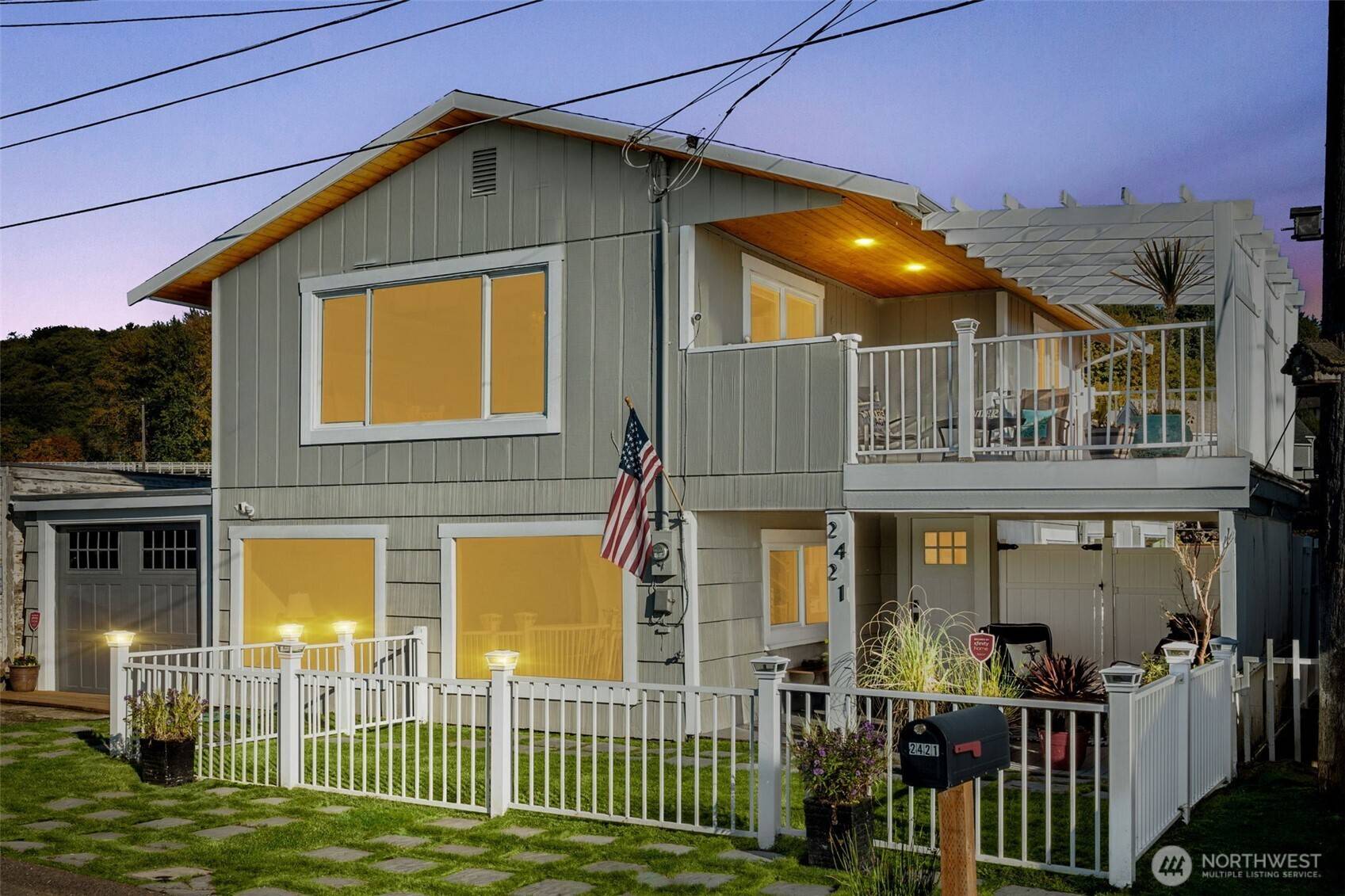 University Place, WA 98466,2421 Day Island BLVD W