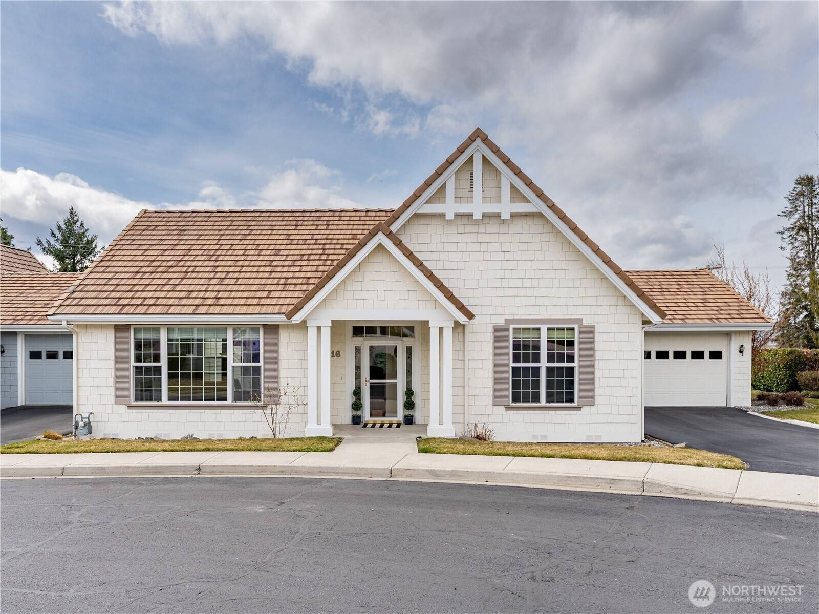 East Wenatchee, WA 98802,1494 Eastmont AVE #16