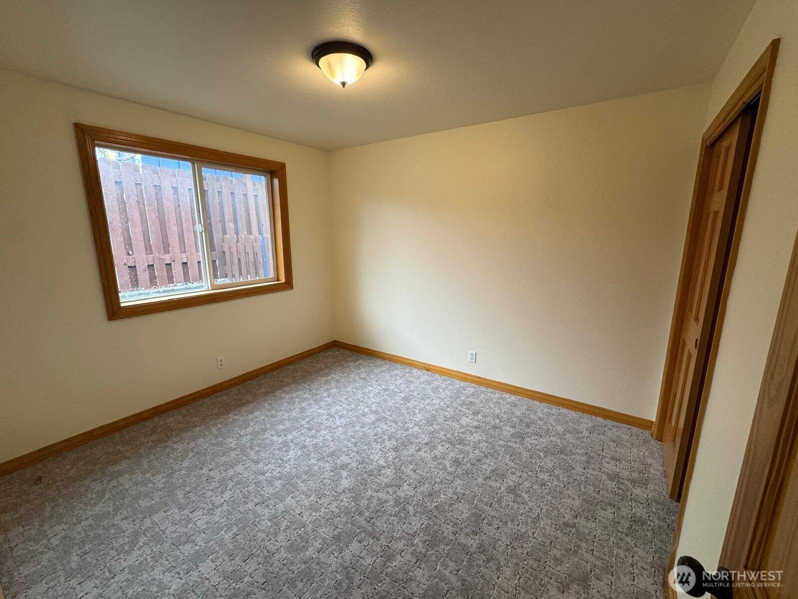 Oak Harbor, WA 98277,475 SE Barrington DR #D