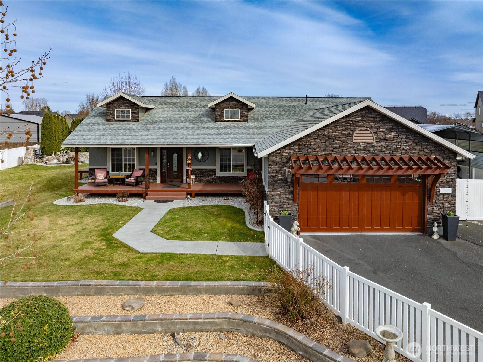 Moses Lake, WA 98837,3609 Lakeshore DR