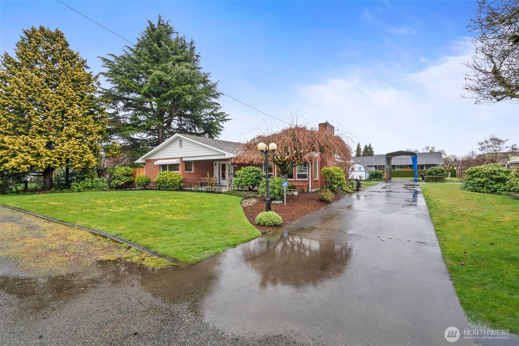 Puyallup, WA 98371,721 18th ST NW