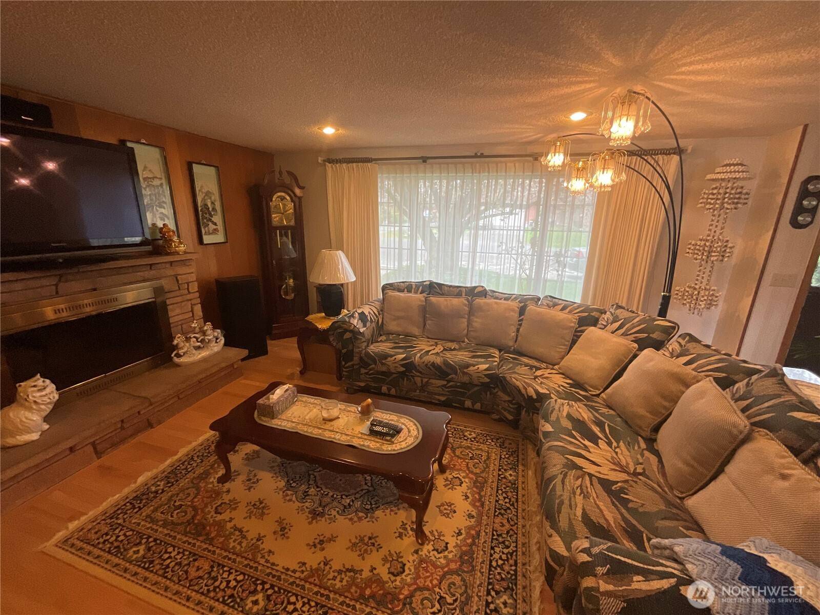Oak Harbor, WA 98277,545 SE O'LEARY ST