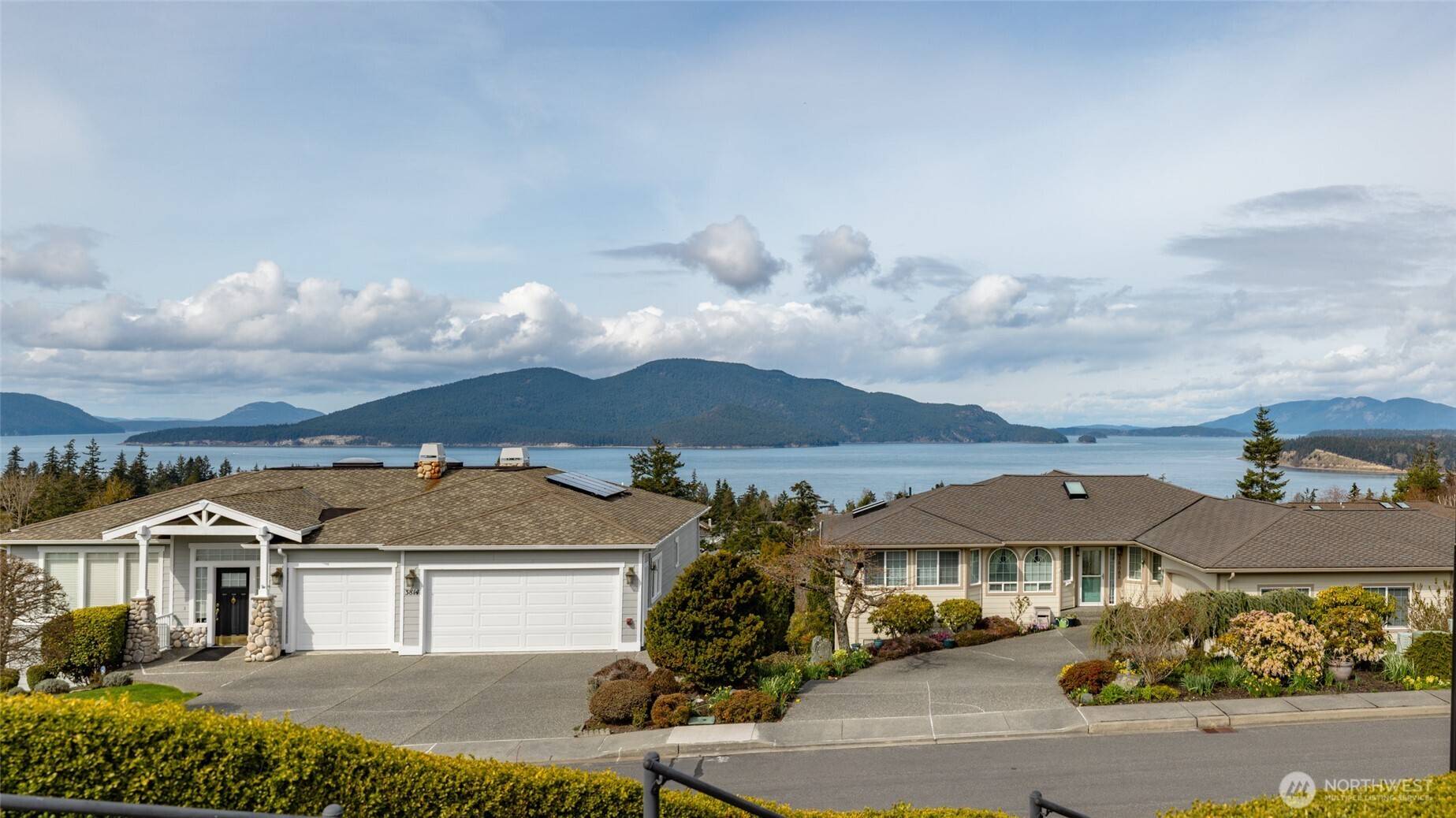 Anacortes, WA 98221,3809 W 11th ST