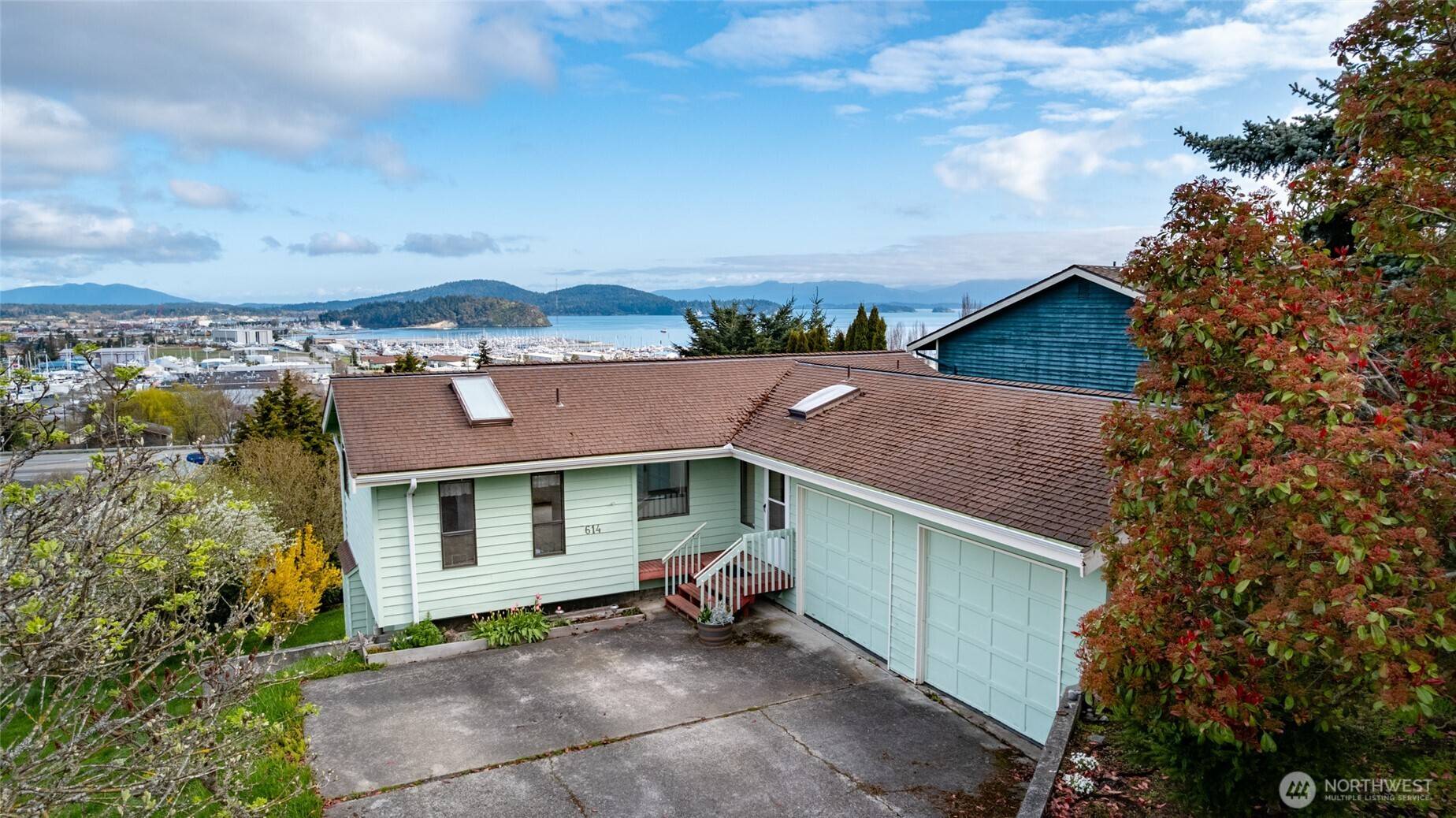 Anacortes, WA 98221,614 38th ST