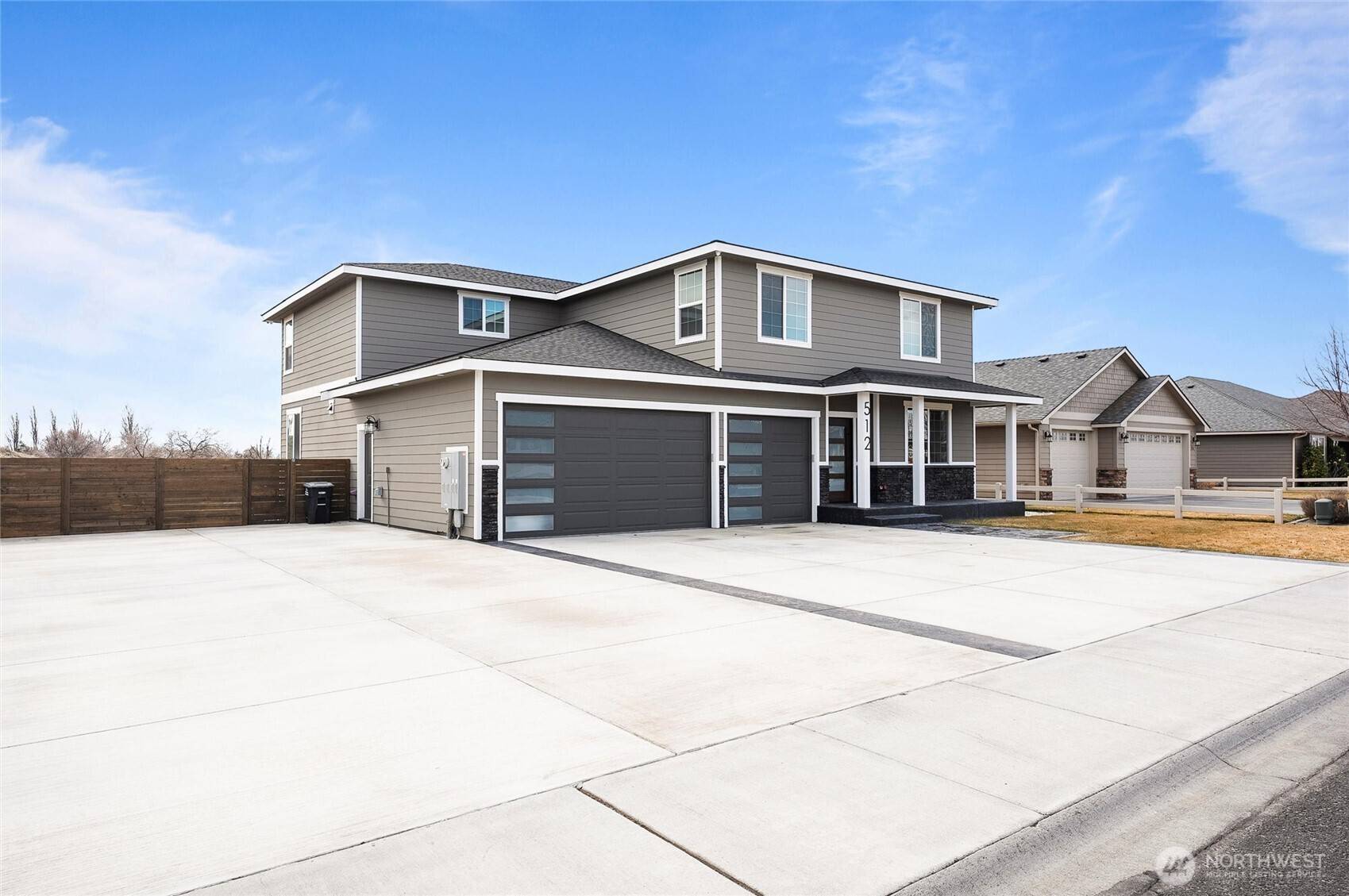 Moses Lake, WA 98837,512 N Bluff West DR