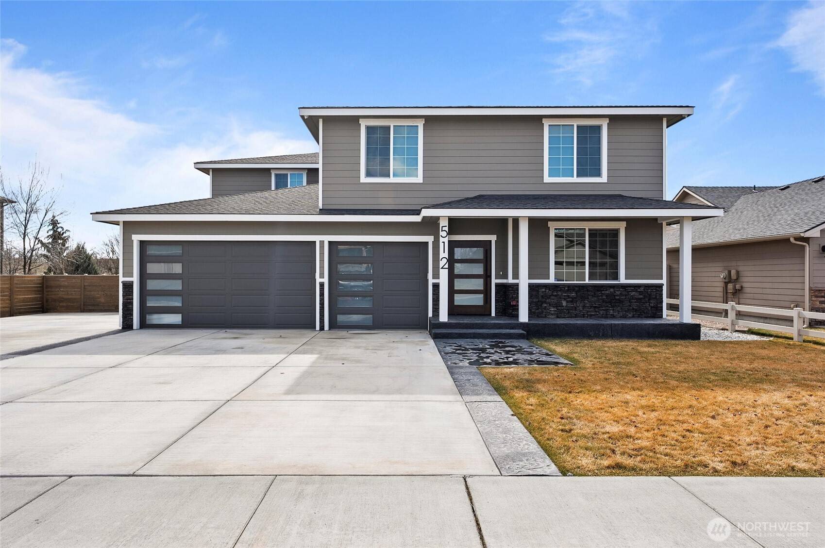 Moses Lake, WA 98837,512 N Bluff West DR