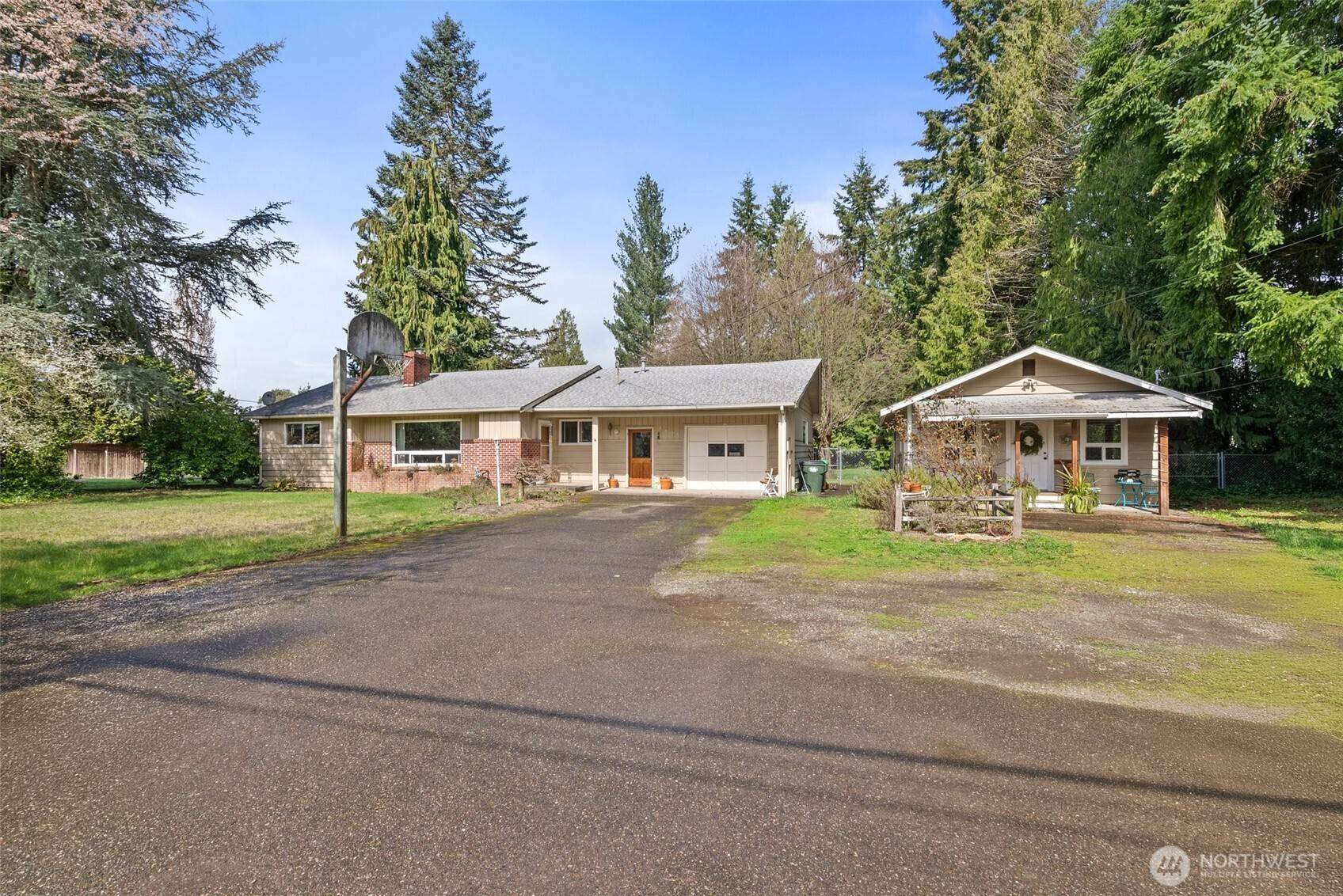 Olympia, WA 98516,4606 15th AVE NE
