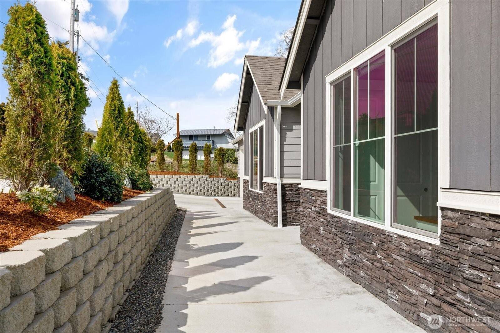 Oak Harbor, WA 98277,631 Maplewood LOOP