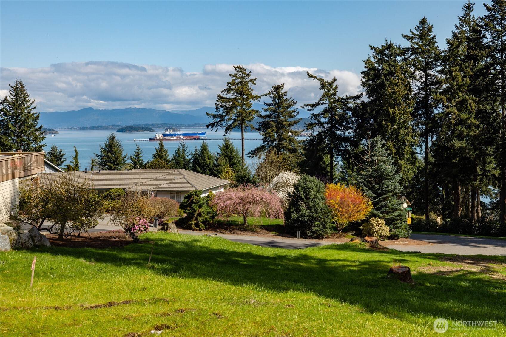 Anacortes, WA 98221,4014 Mitchell DR
