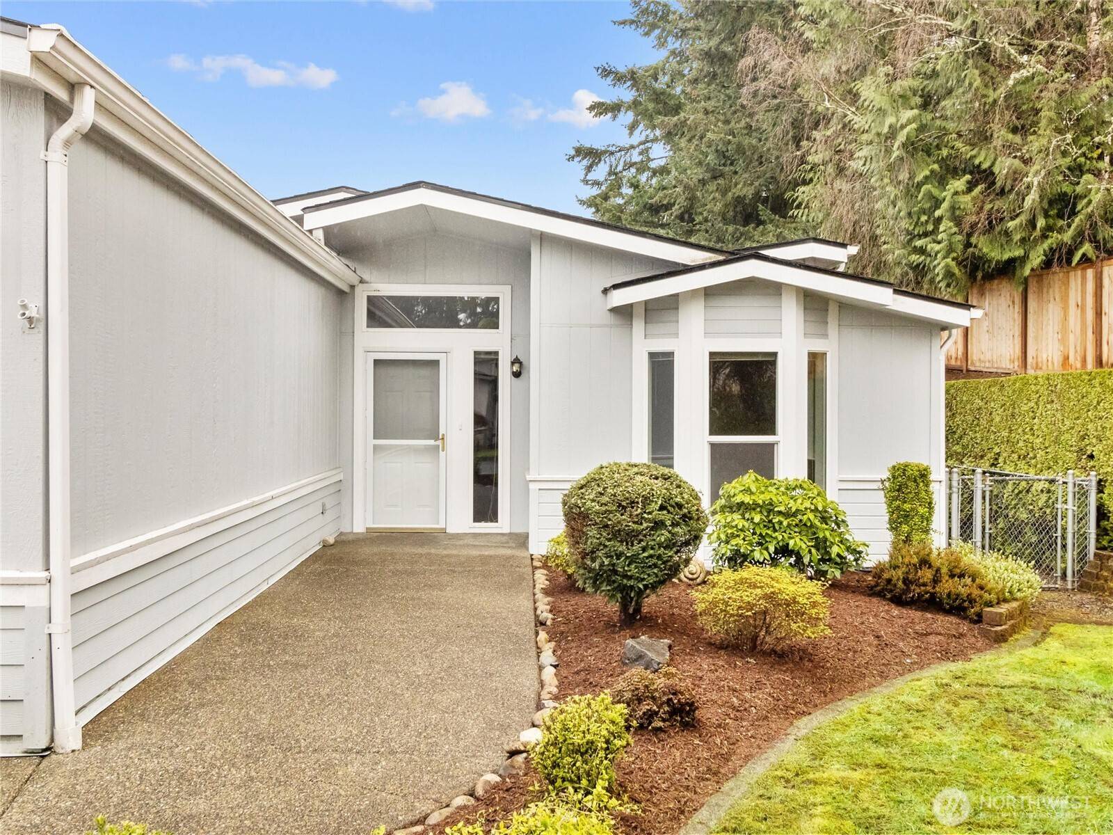 Puyallup, WA 98371,5730 89 ST E #4