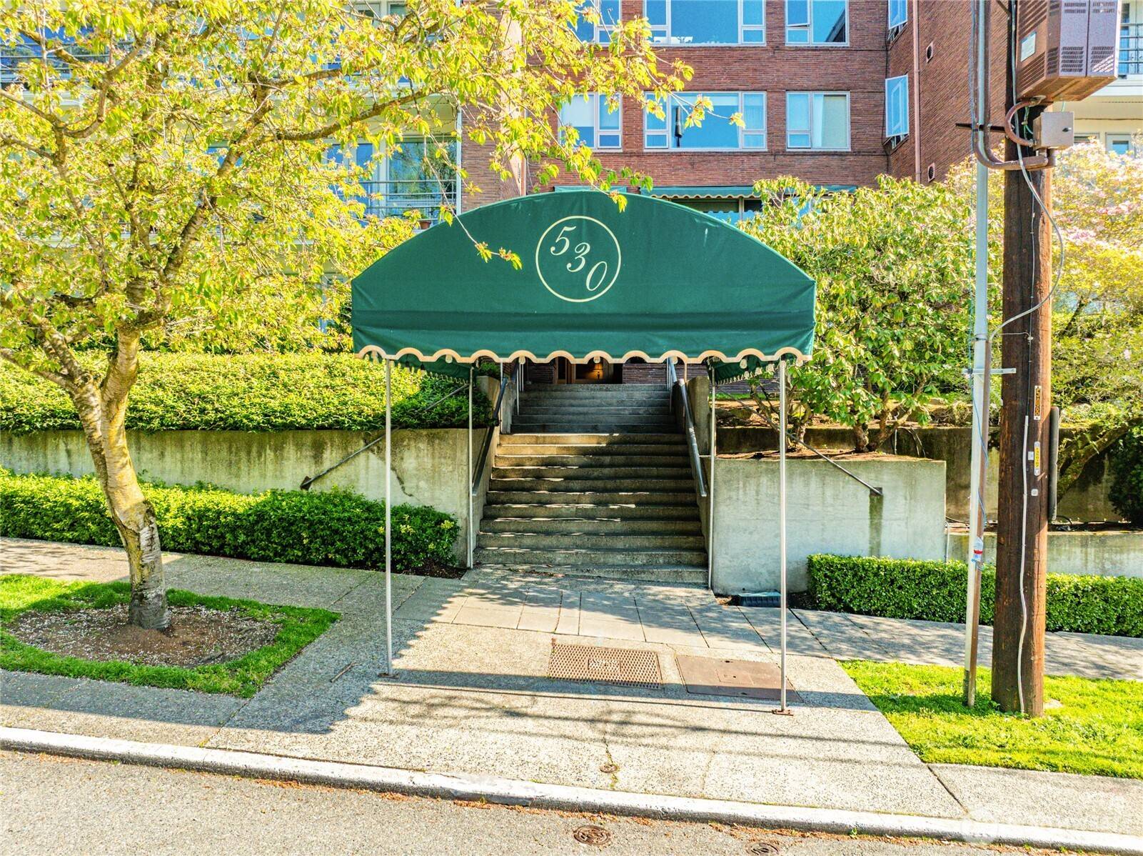 Seattle, WA 98119,530 W Olympic PL #203