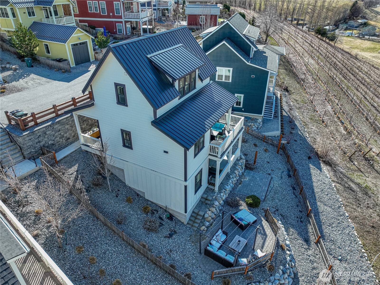 Chelan, WA 98816,118 Porcupine LN