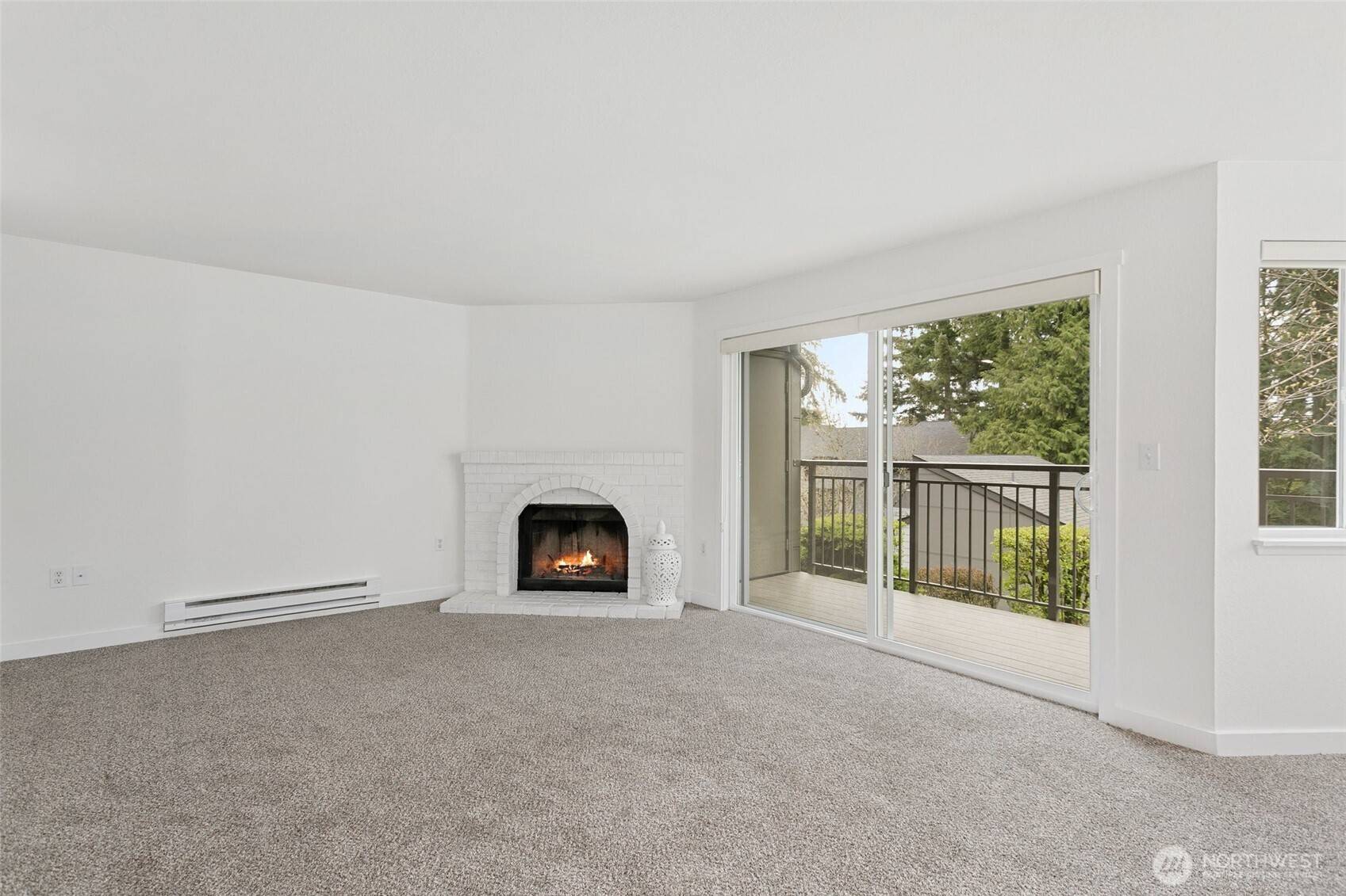 Kirkland, WA 98034,12719 NE 116th ST #E102