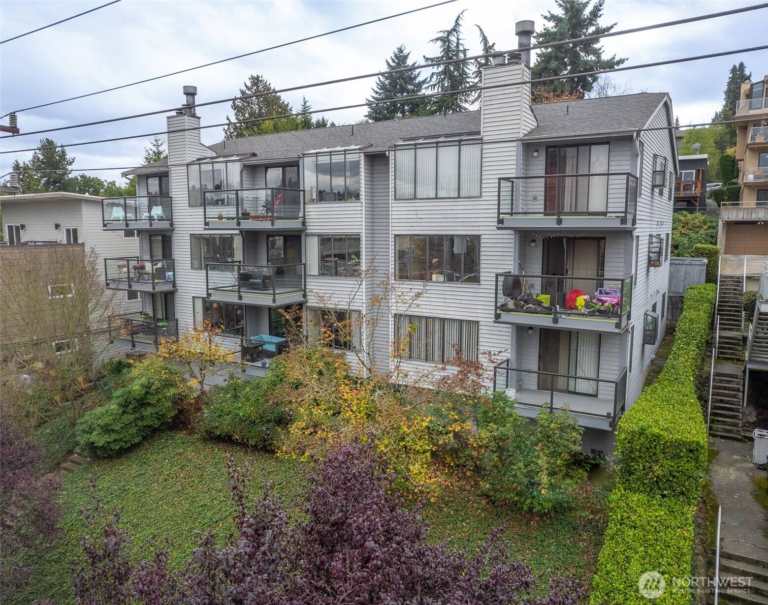 Seattle, WA 98119,645 W Nickerson ST