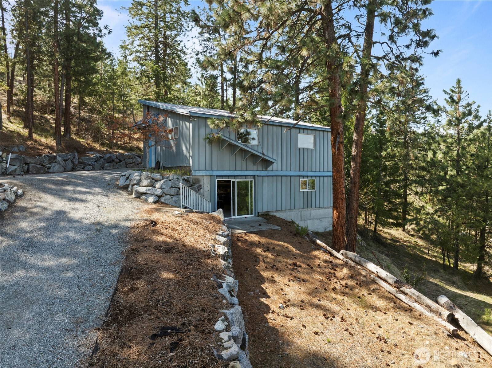 Chelan, WA 98816,985 Guffy RD