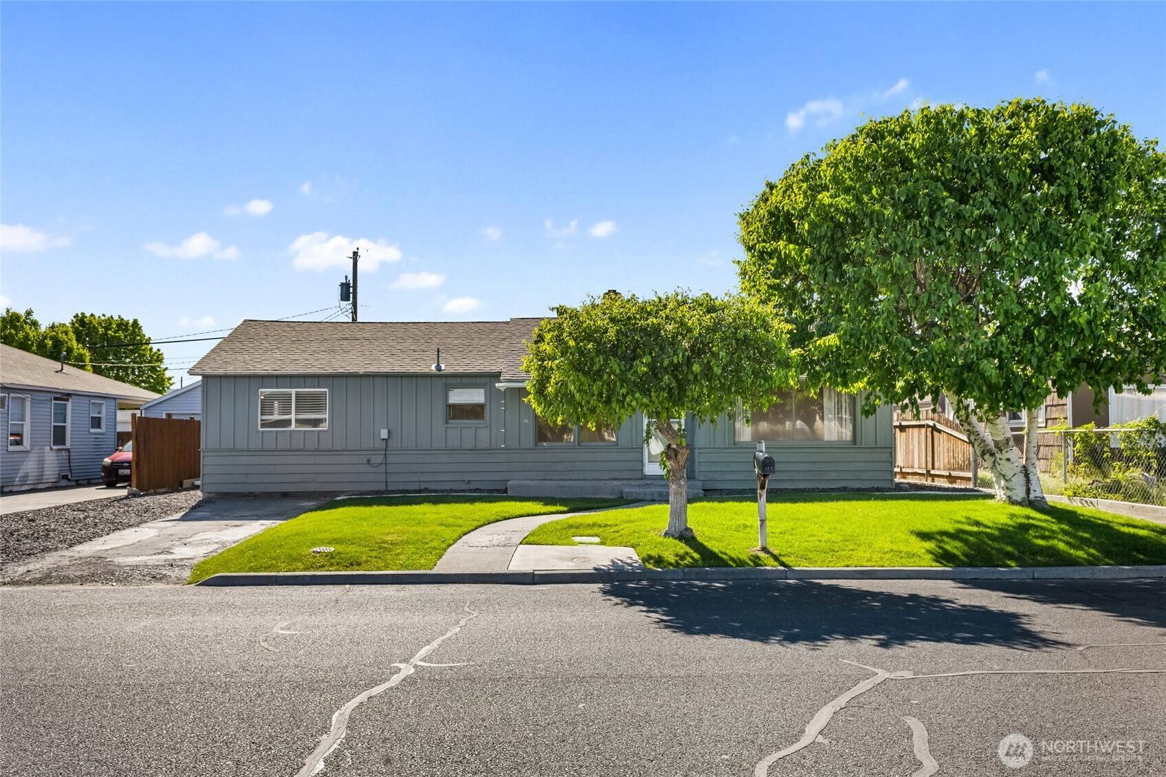 Ephrata, WA 98823,129 G ST SE