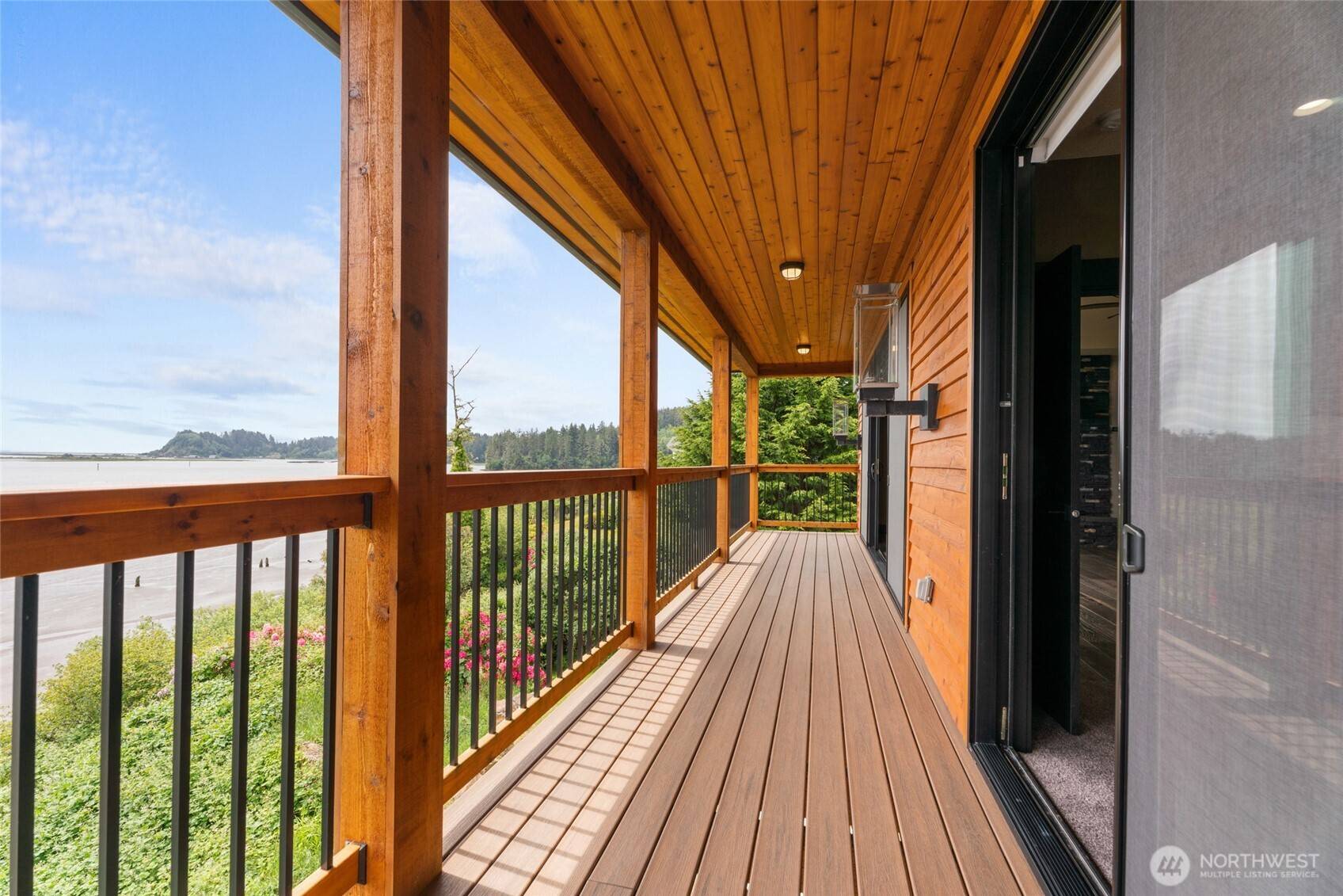 Ilwaco, WA 98624,182 Robert Gray DR SW