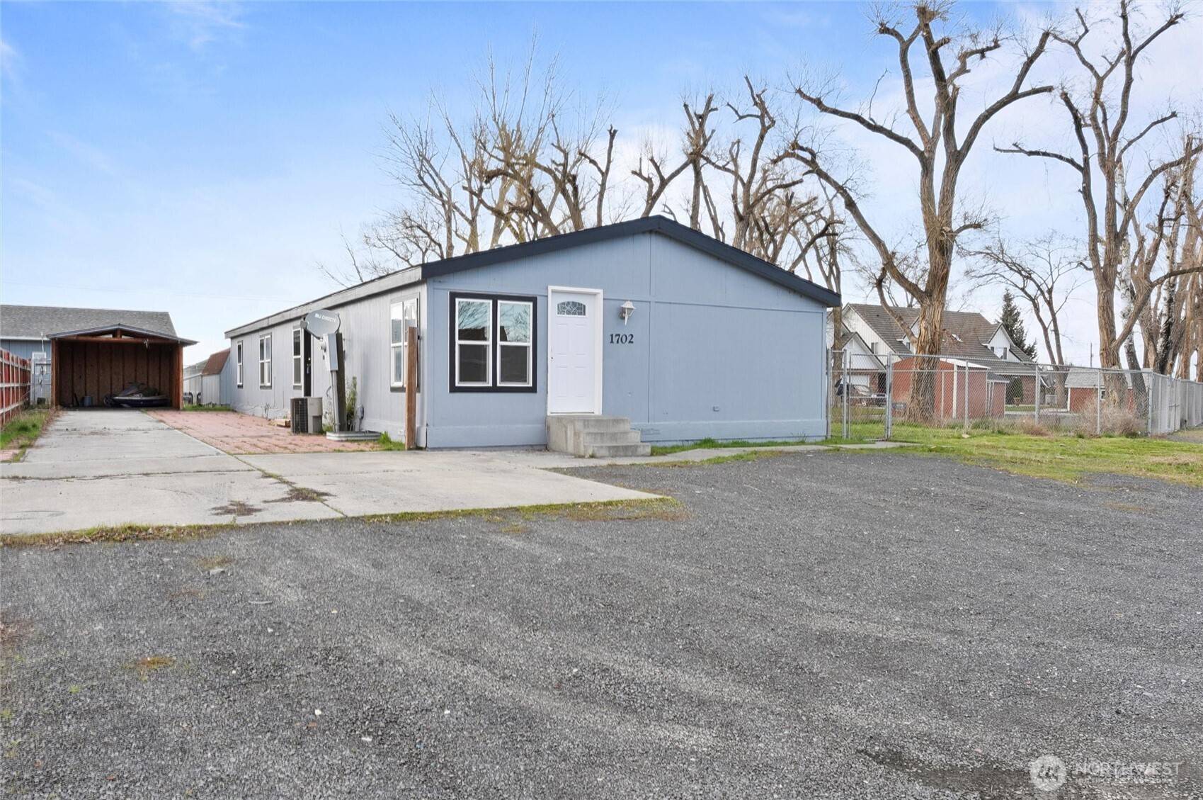 Moses Lake, WA 98837,1702 W Bemis ST