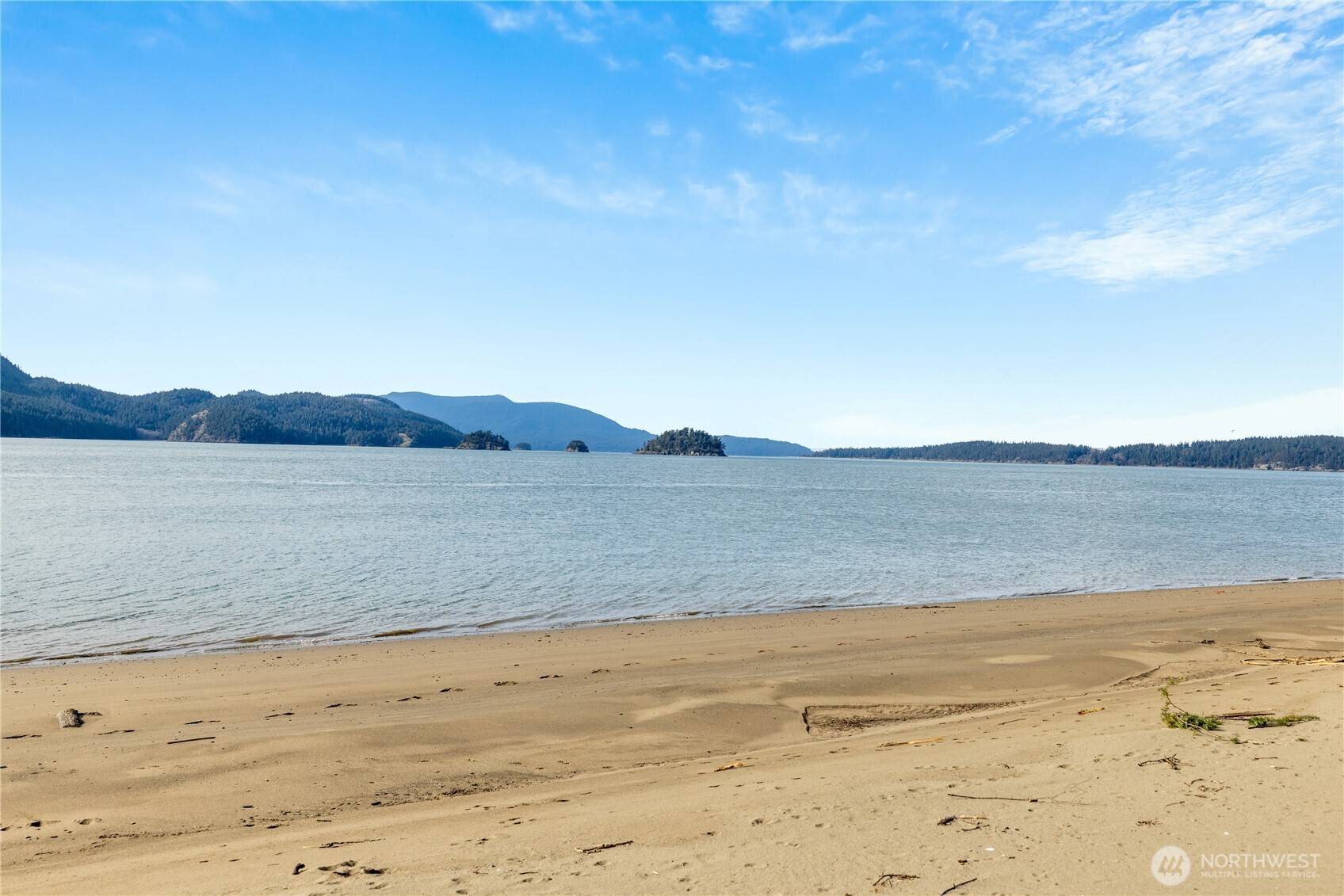 Anacortes, WA 98221,4942 West Shore RD