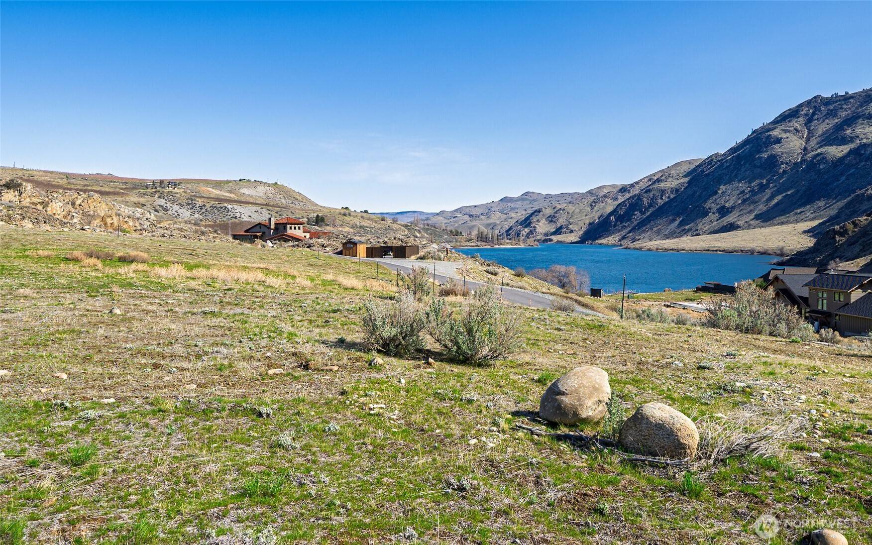 Orondo, WA 98843,247 N Shore Dr.
