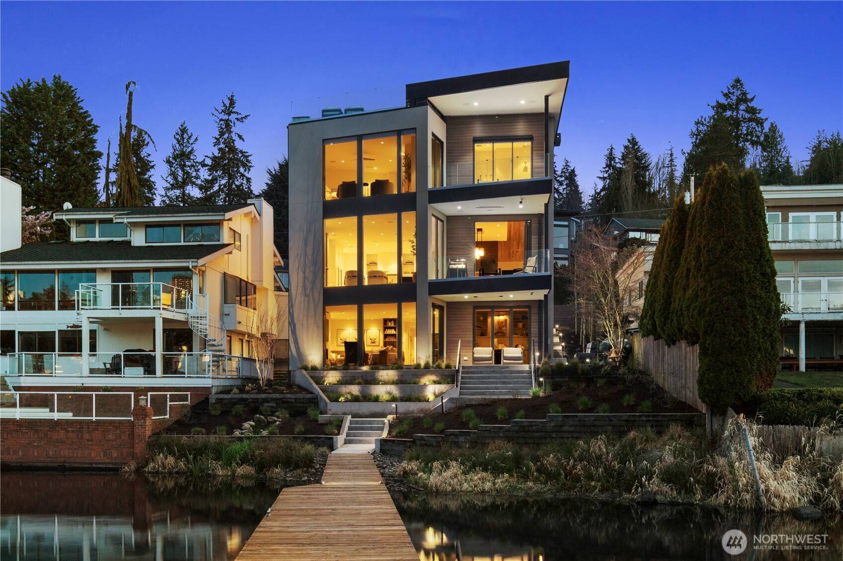 Bellevue, WA 98004,9810 SE Shoreland DR