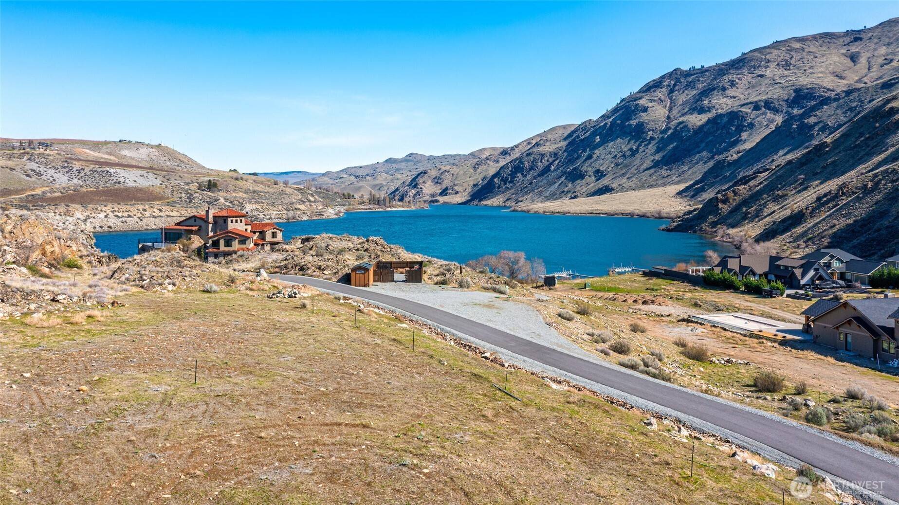 Orondo, WA 98843,251 N Shore Dr.