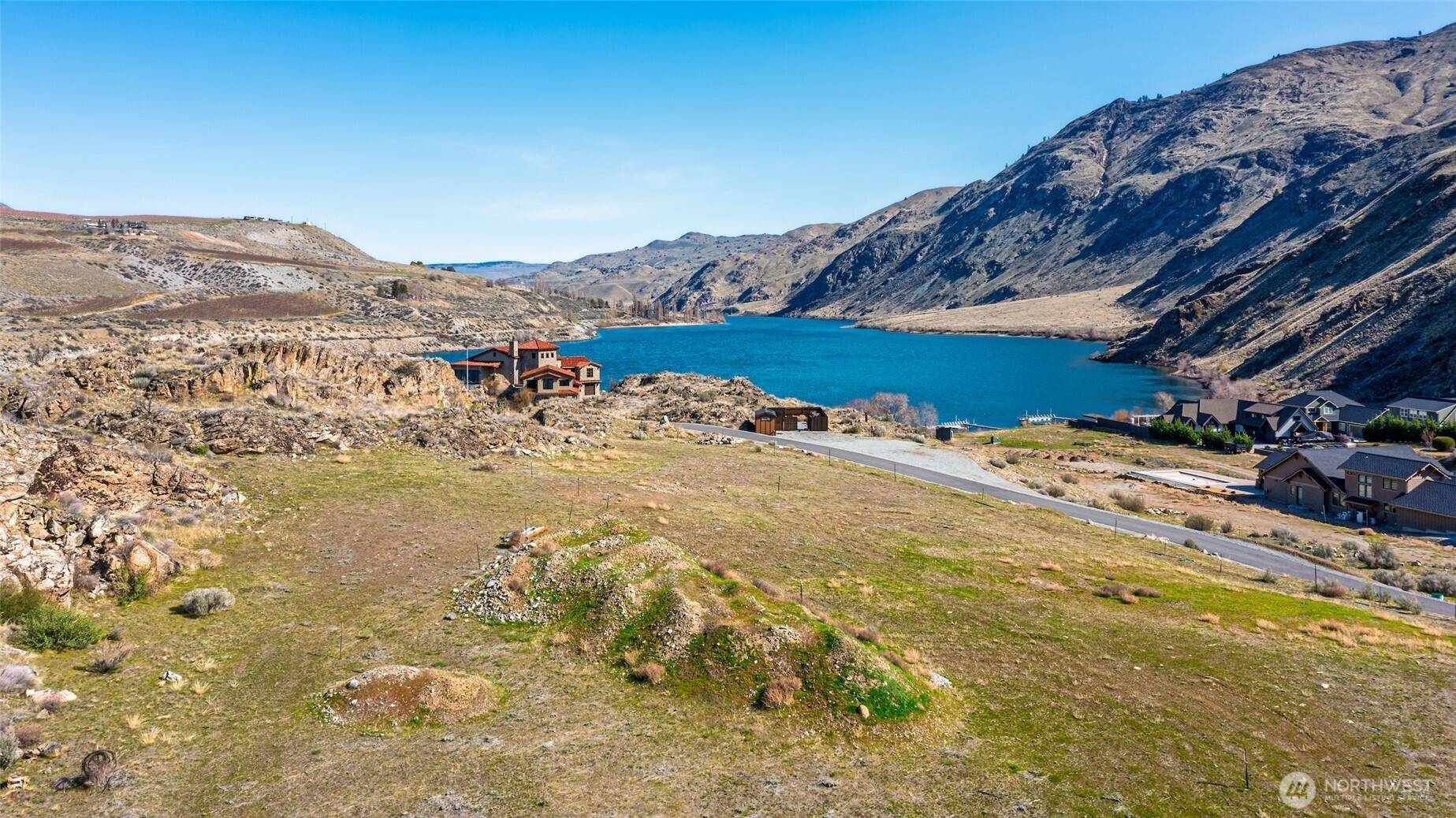 Orondo, WA 98843,251 N Shore Dr.