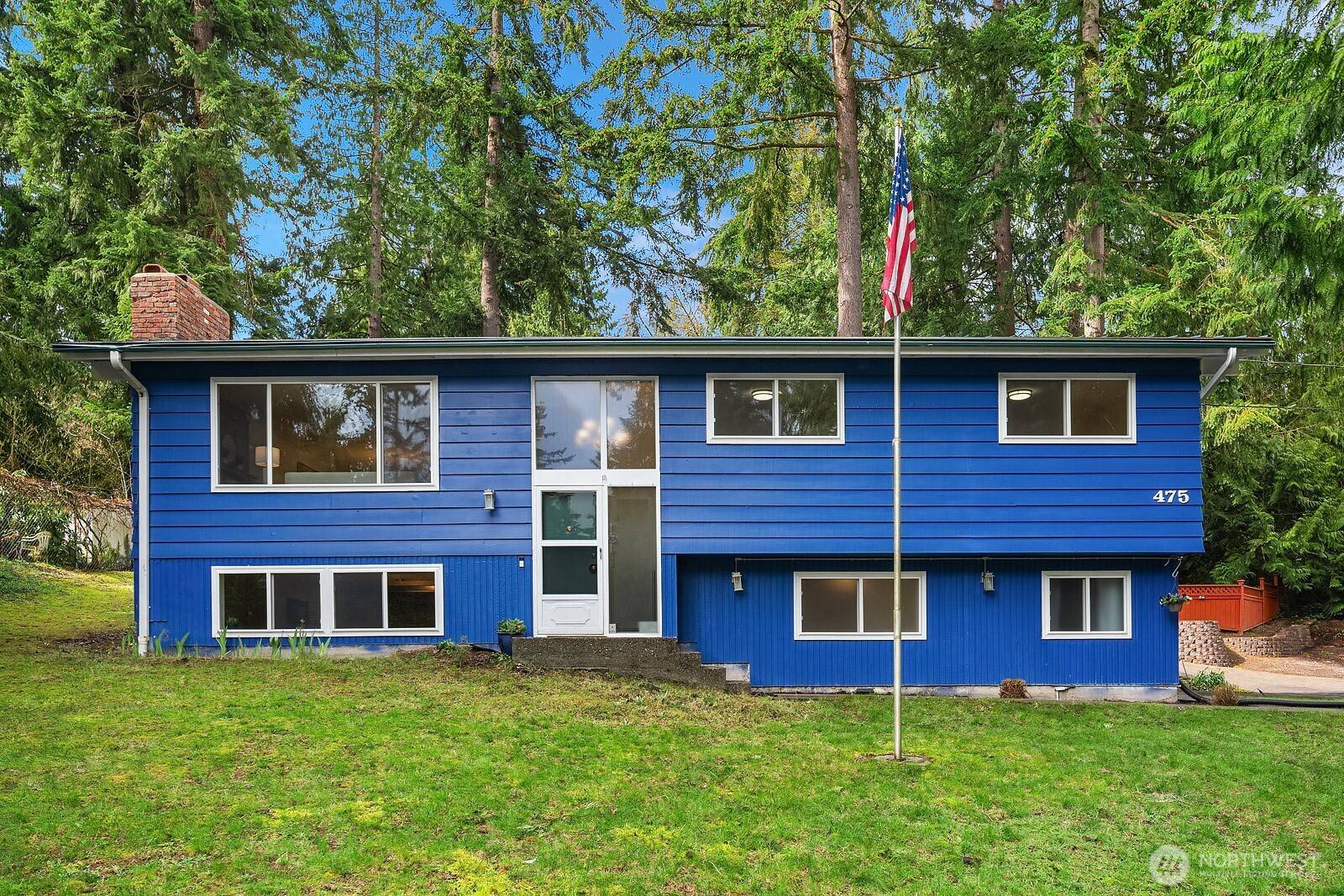 Issaquah, WA 98027,475 Mt Hood DR SW