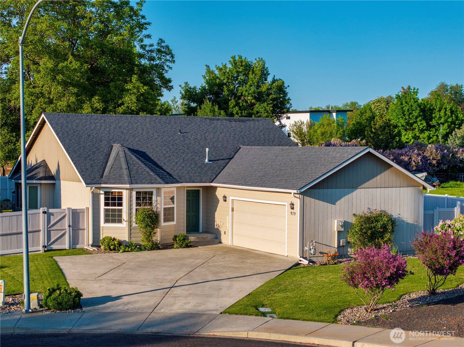 Walla Walla, WA 99362,979 Carmella ST
