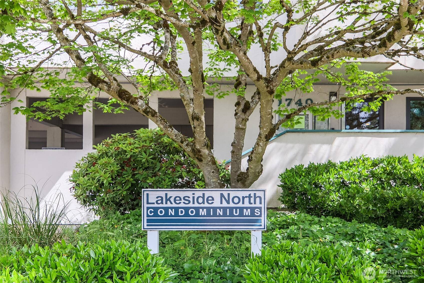 Seattle, WA 98115,1740 NE 86th ST #205