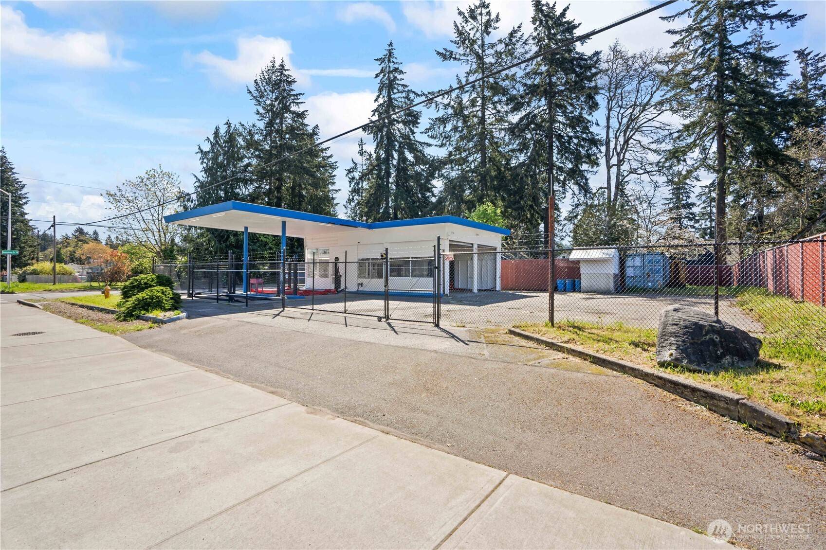 Lakewood, WA 98498,8702 veterans DR SW