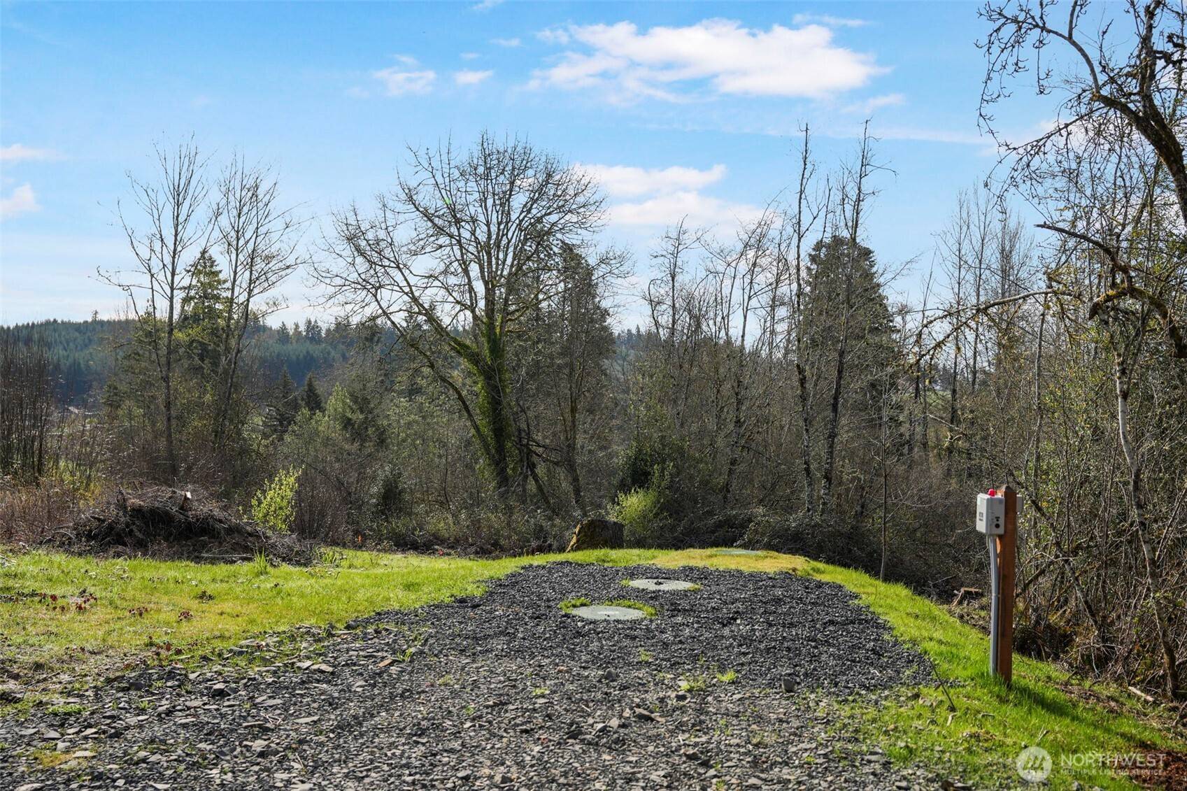 Chehalis, WA 98532,208 Sanderson RD