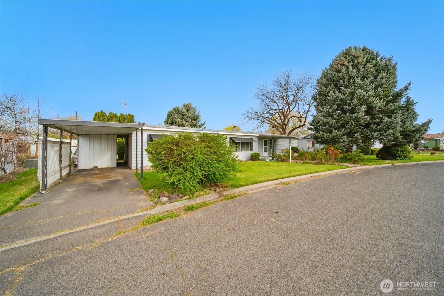 College Place, WA 99324,829 SE Mockingbird DR