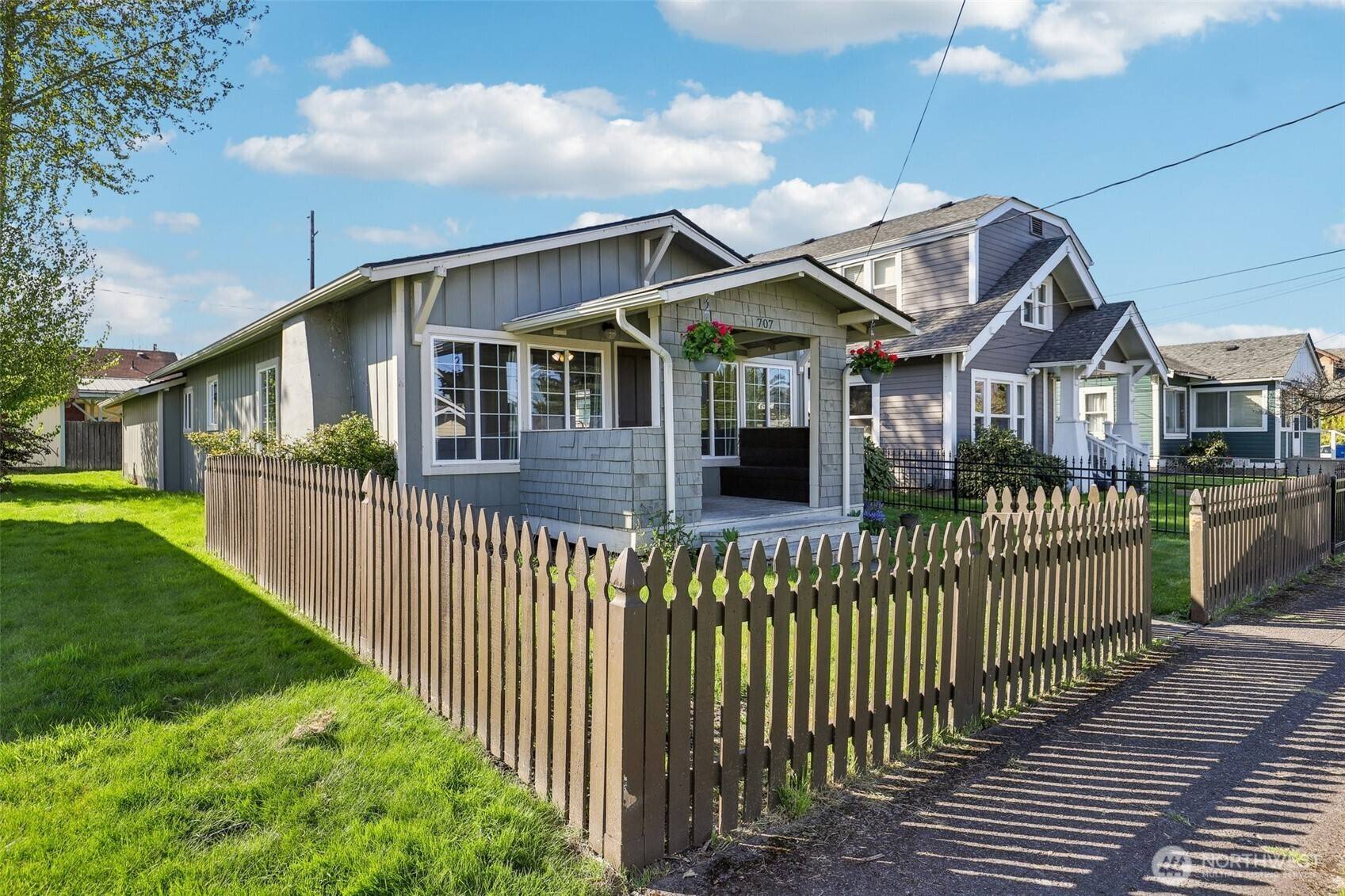 Kelso, WA 98626,707 S 6th AVE