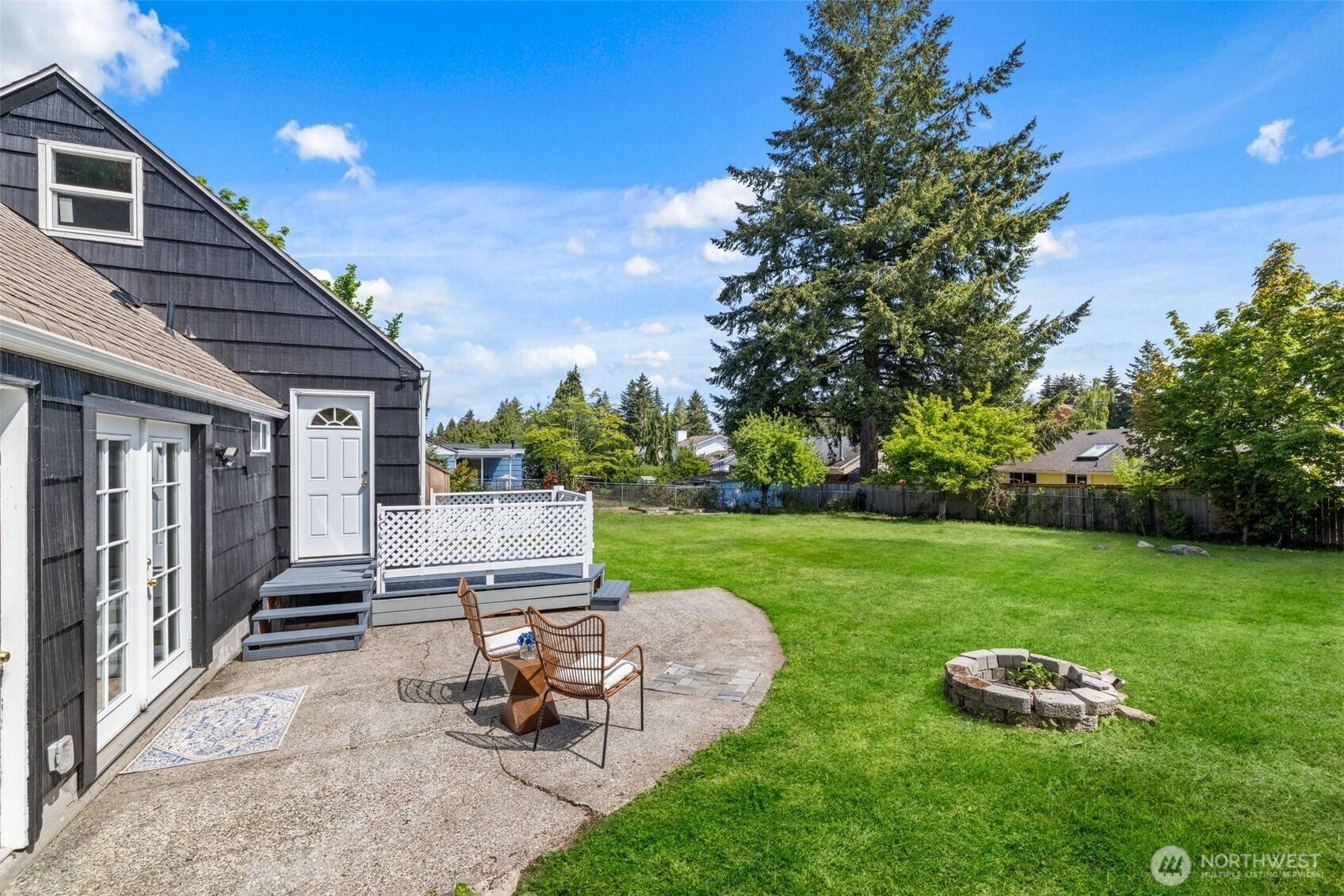 University Place, WA 98466,3903 Sunset DR W