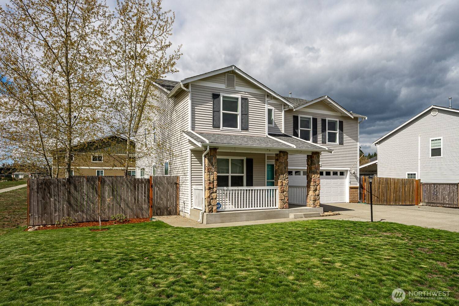 Rainier, WA 98576,402 Easy ST SE