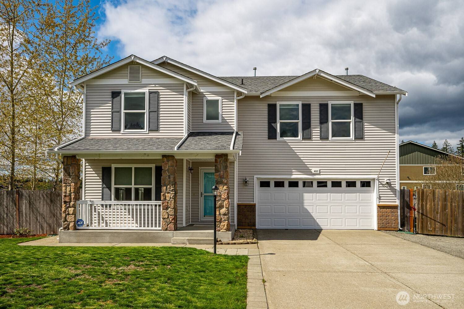 Rainier, WA 98576,402 Easy ST SE