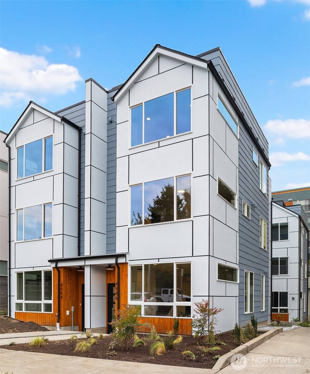 Seattle, WA 98116,4546 40th AVE SW