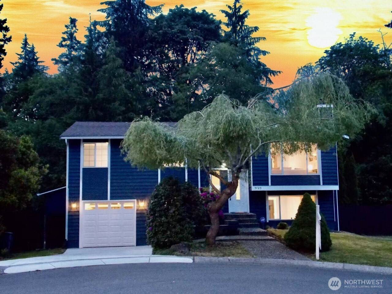 Edmonds, WA 98026,5723 145th St SW