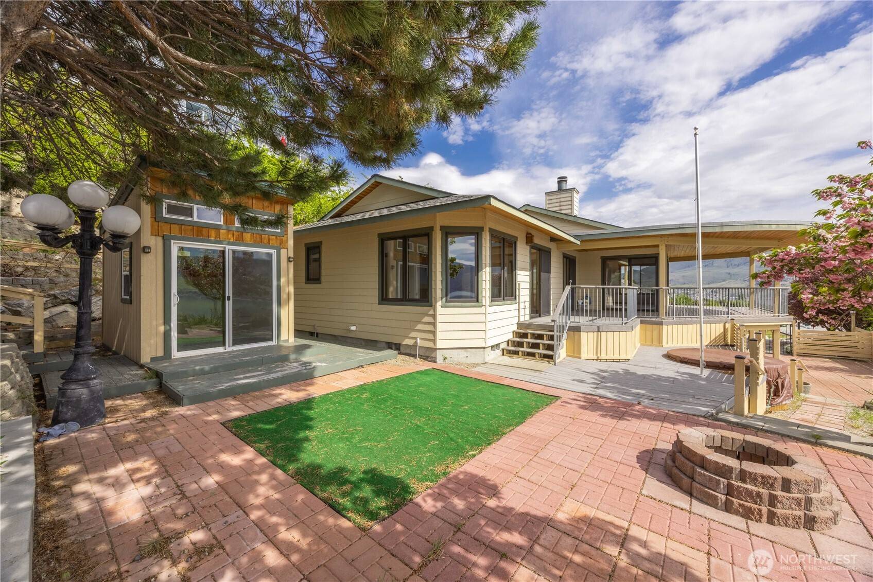 Chelan, WA 98816,114 Riviera PL