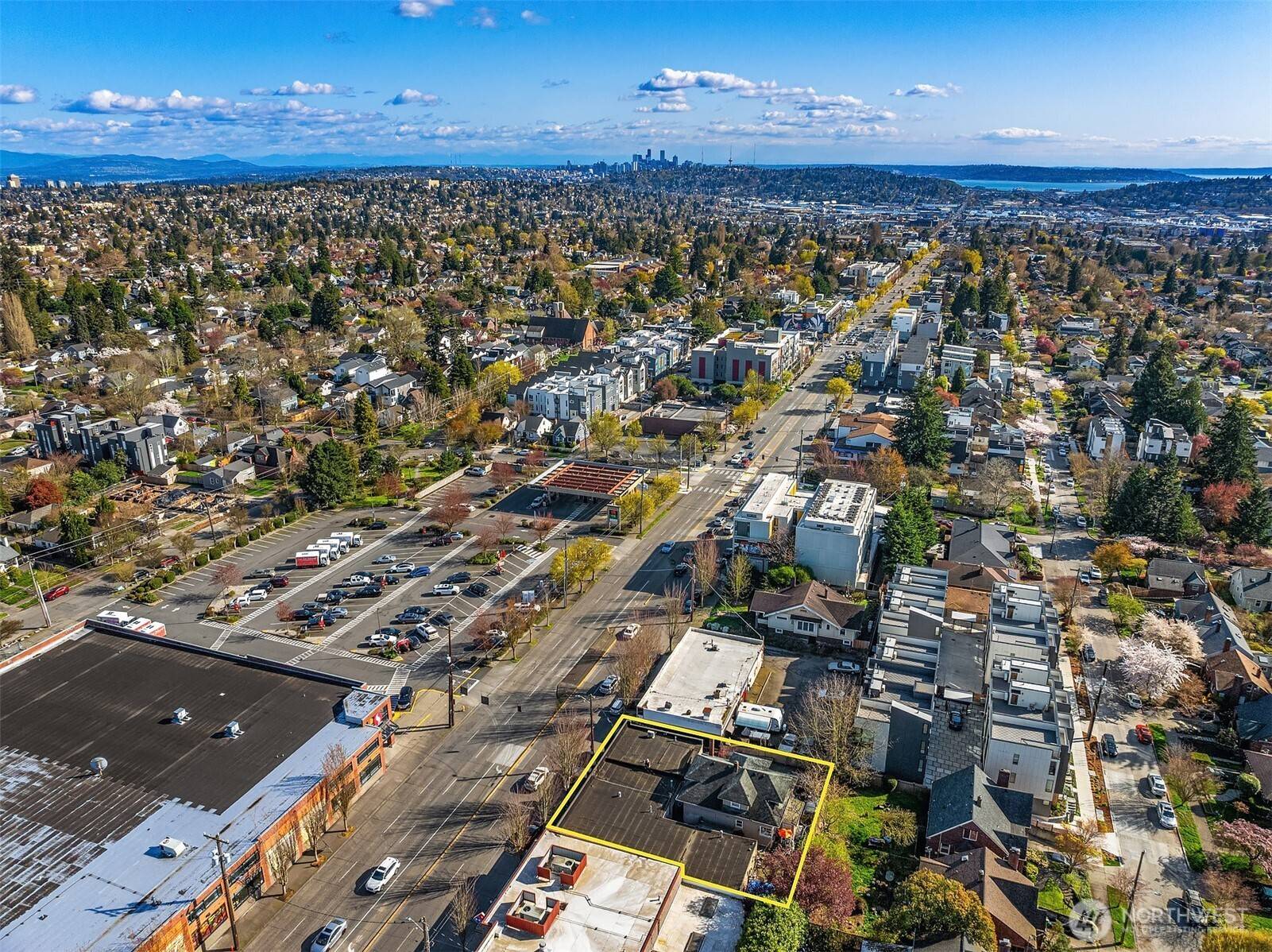 Seattle, WA 98117,8339 15th AVE NW