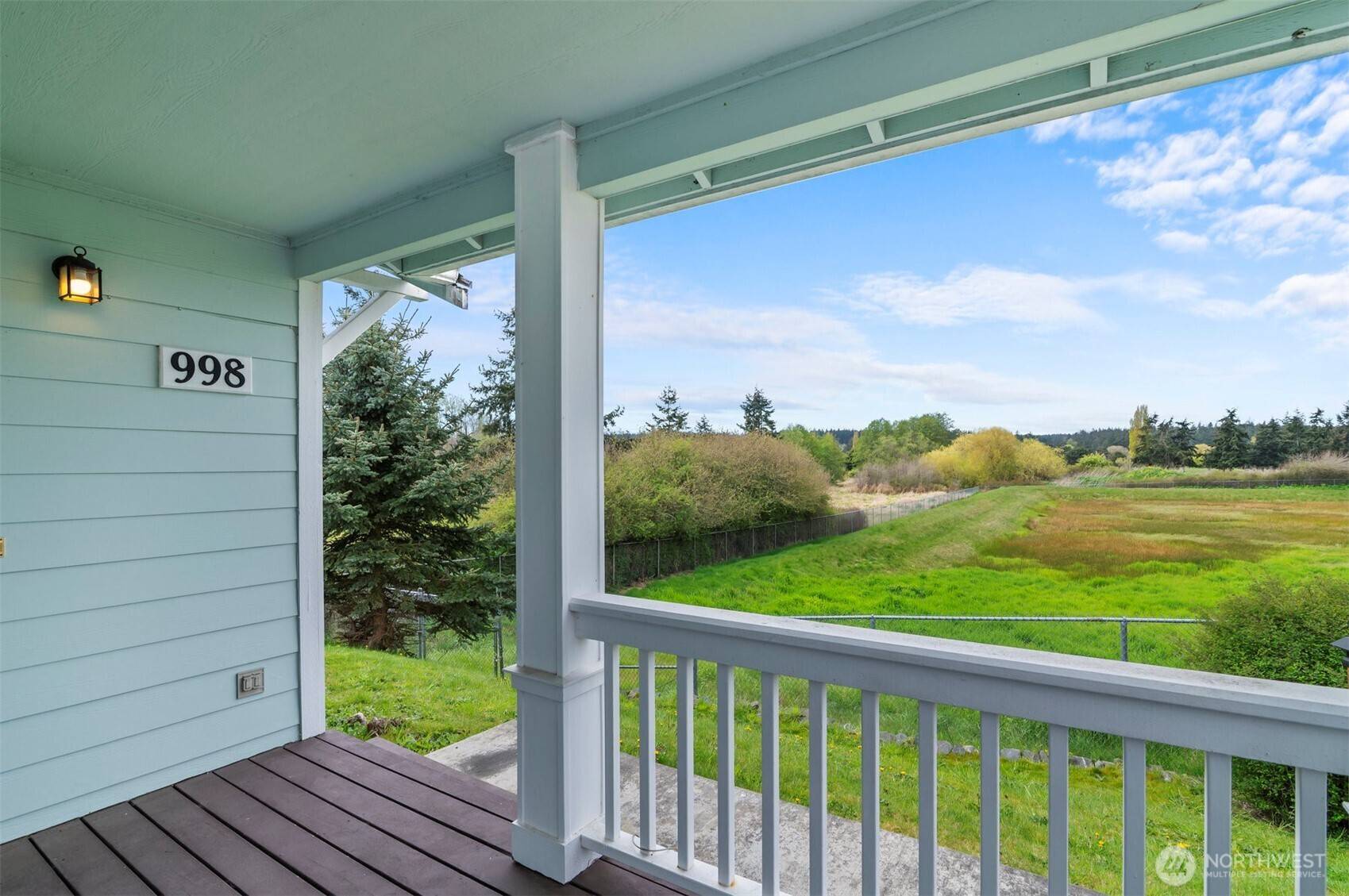 Oak Harbor, WA 98277,998 SW Upland CT