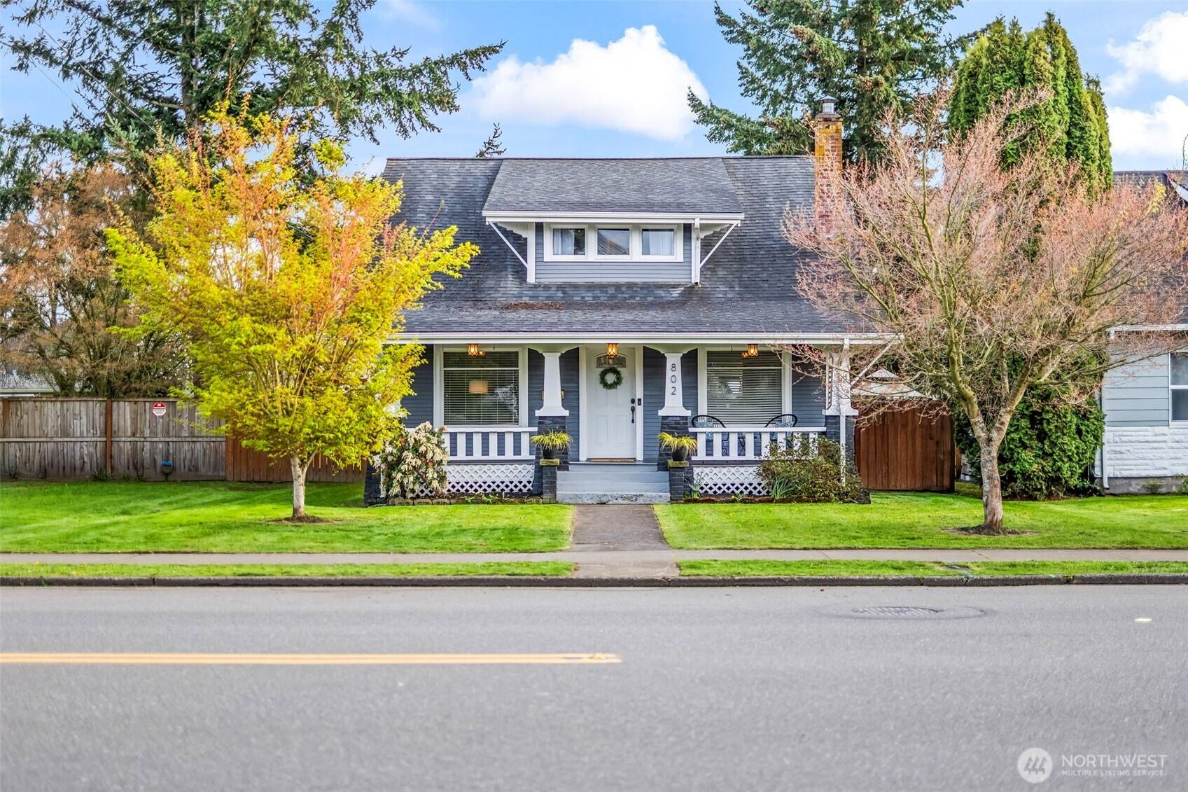 Puyallup, WA 98371,802 W Pioneer
